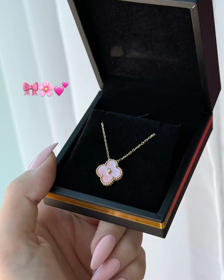 תליון נצנצים ורוד