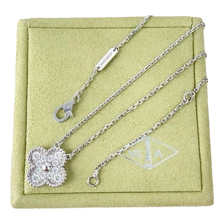 Clover Zircon Pendant