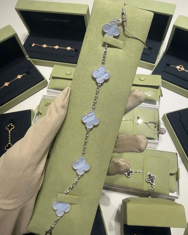 Clover Bracelet Chalcedony