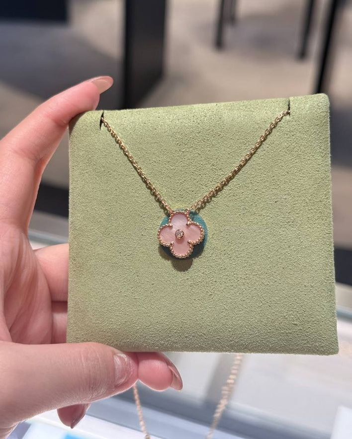 תליון נצנצים ורוד