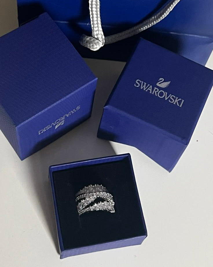 Hyperbola Swan Ring
