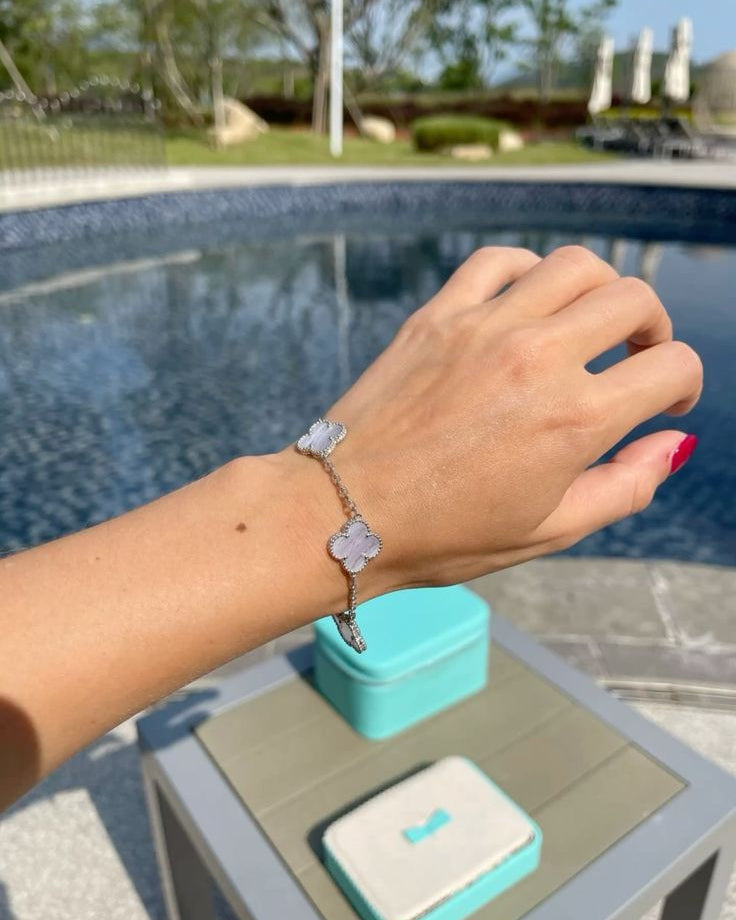 Clover Bracelet Chalcedony
