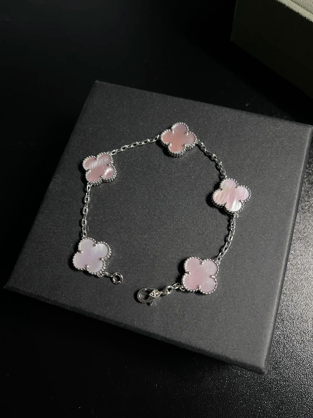 Clover Bracelet Pink Stone