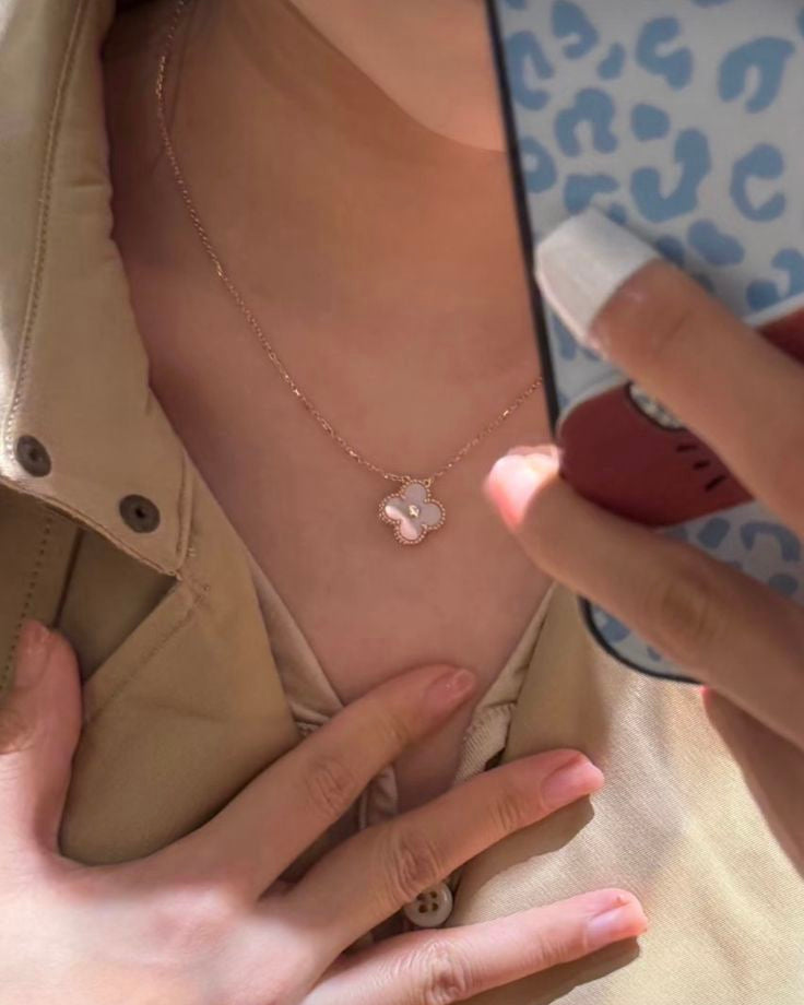 תליון נצנצים ורוד