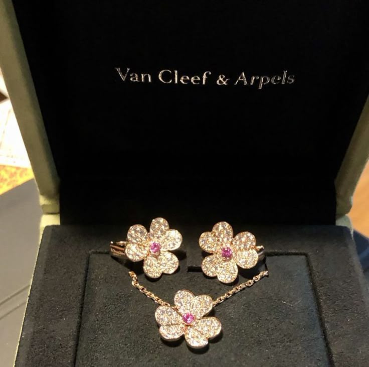Flower Rosegold Pendant