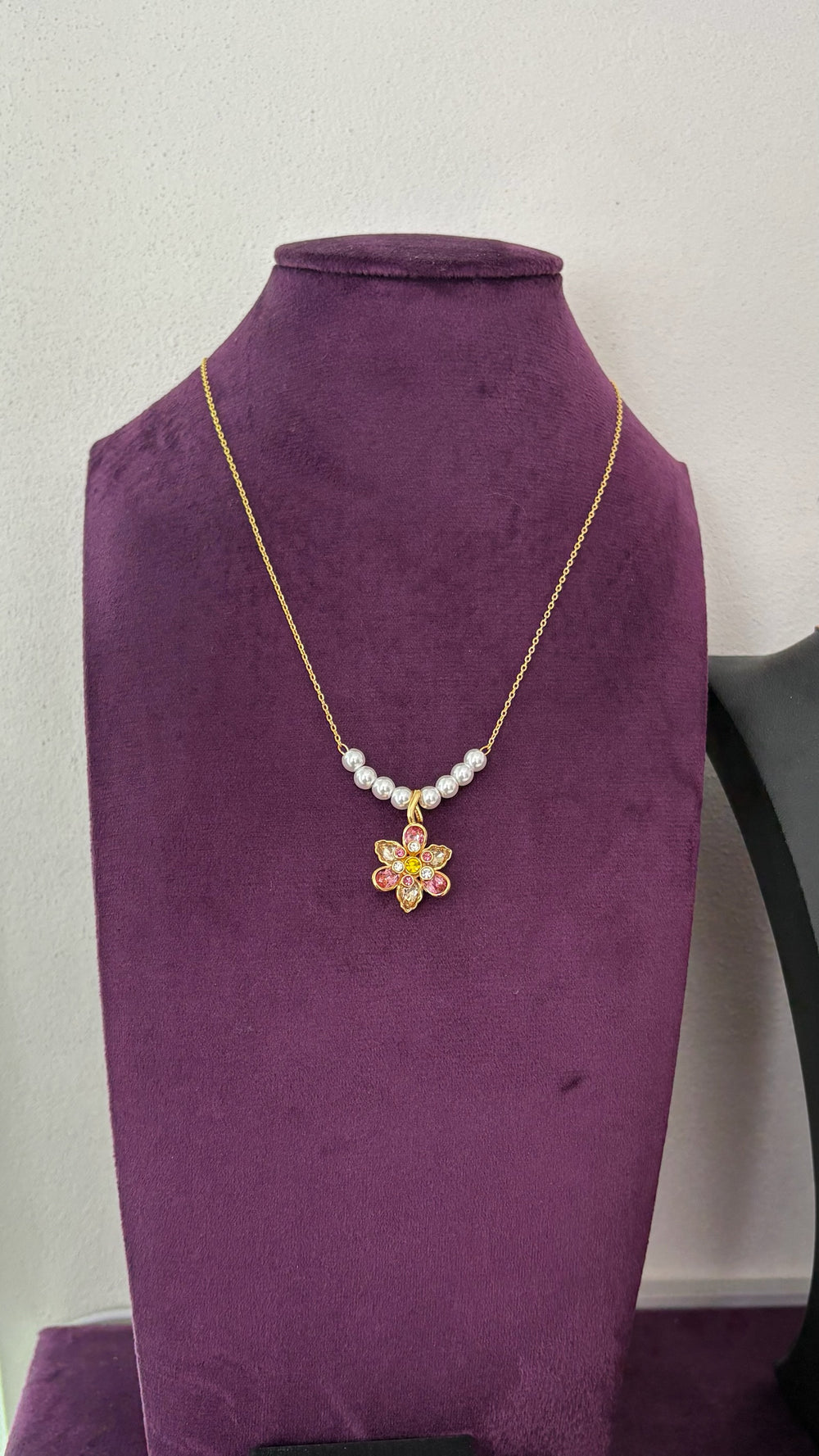 'Floria' Pearls Flower Necklace