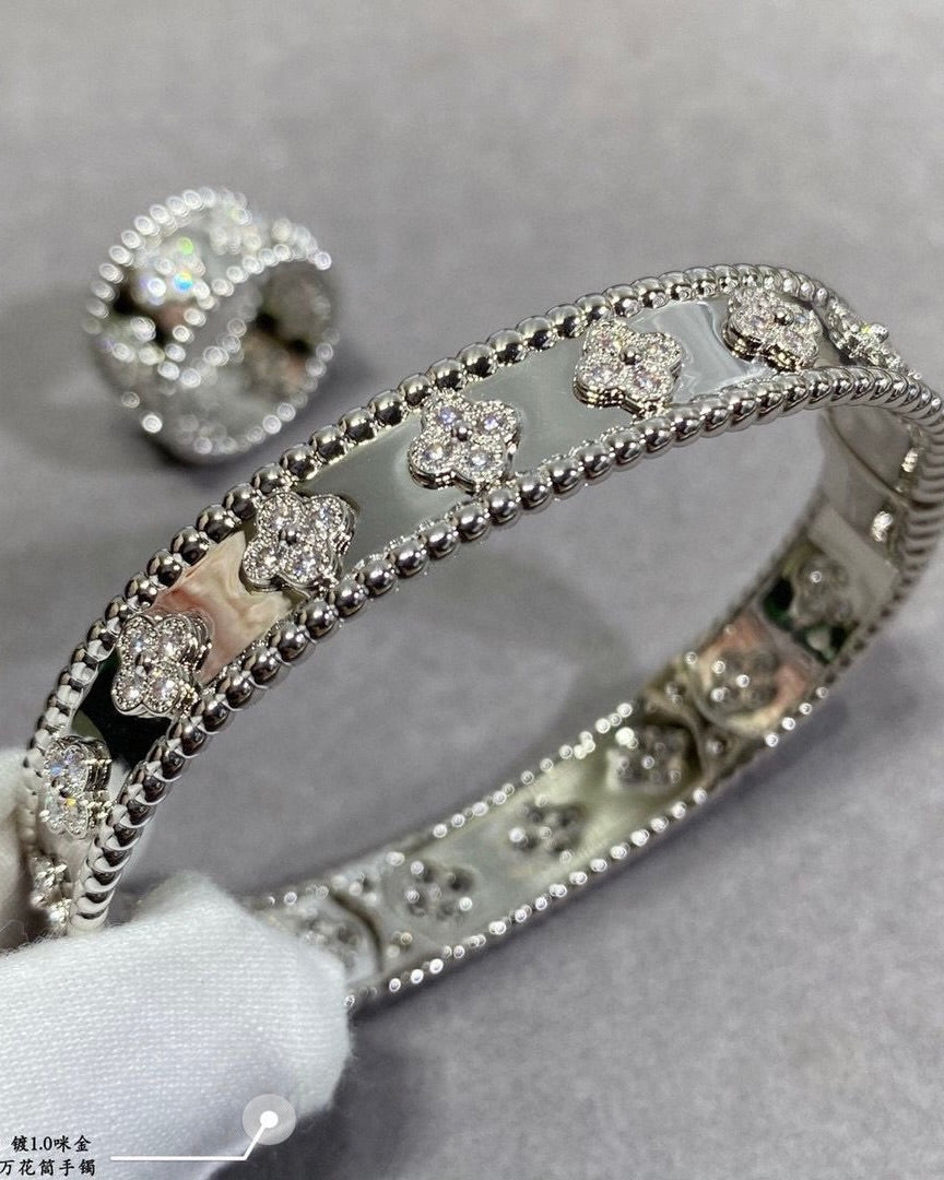 Clover Silver Bangle