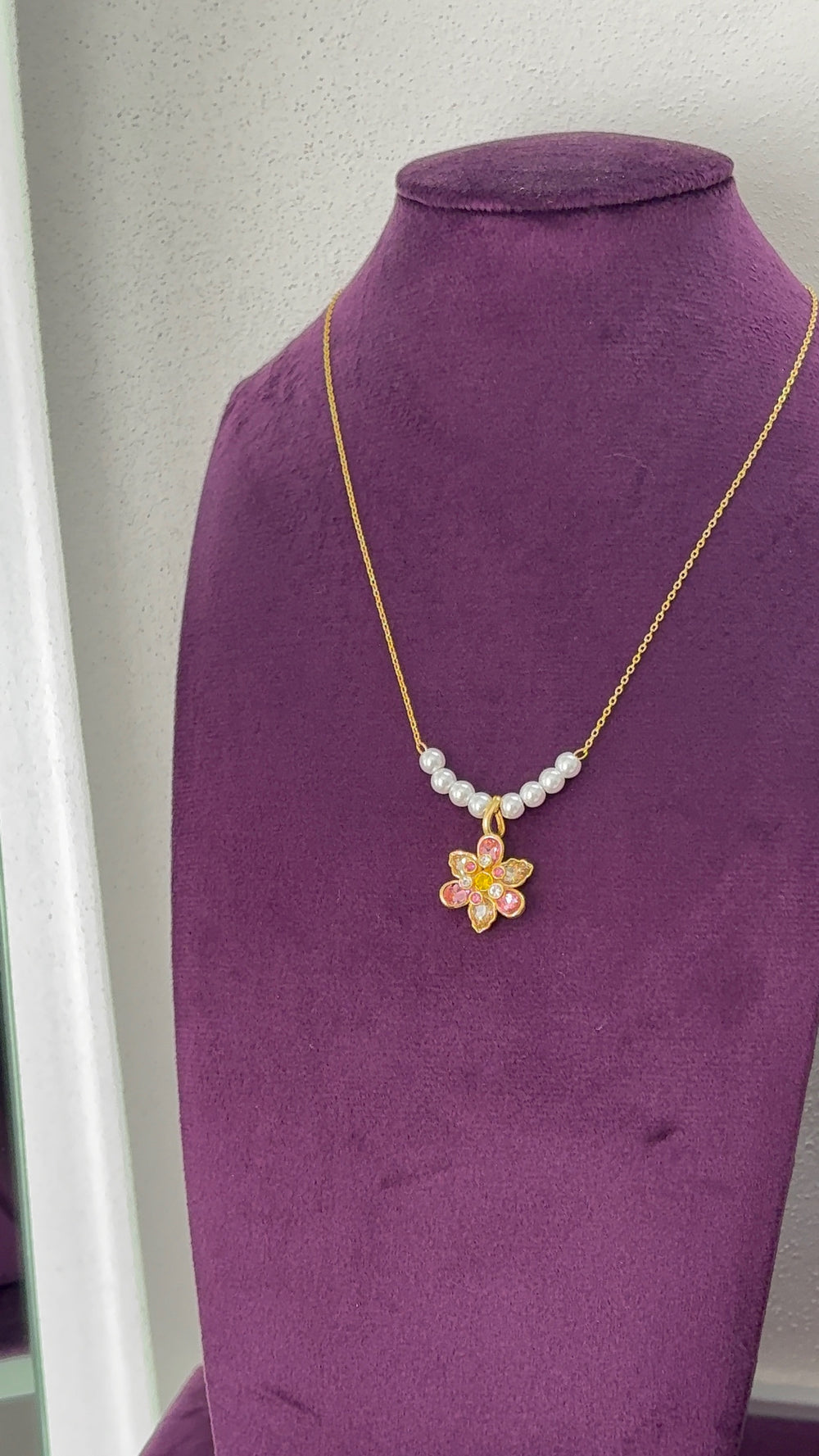 'Floria' Pearls Flower Necklace