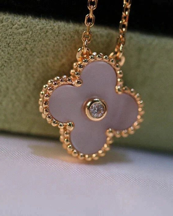 תליון נצנצים ורוד