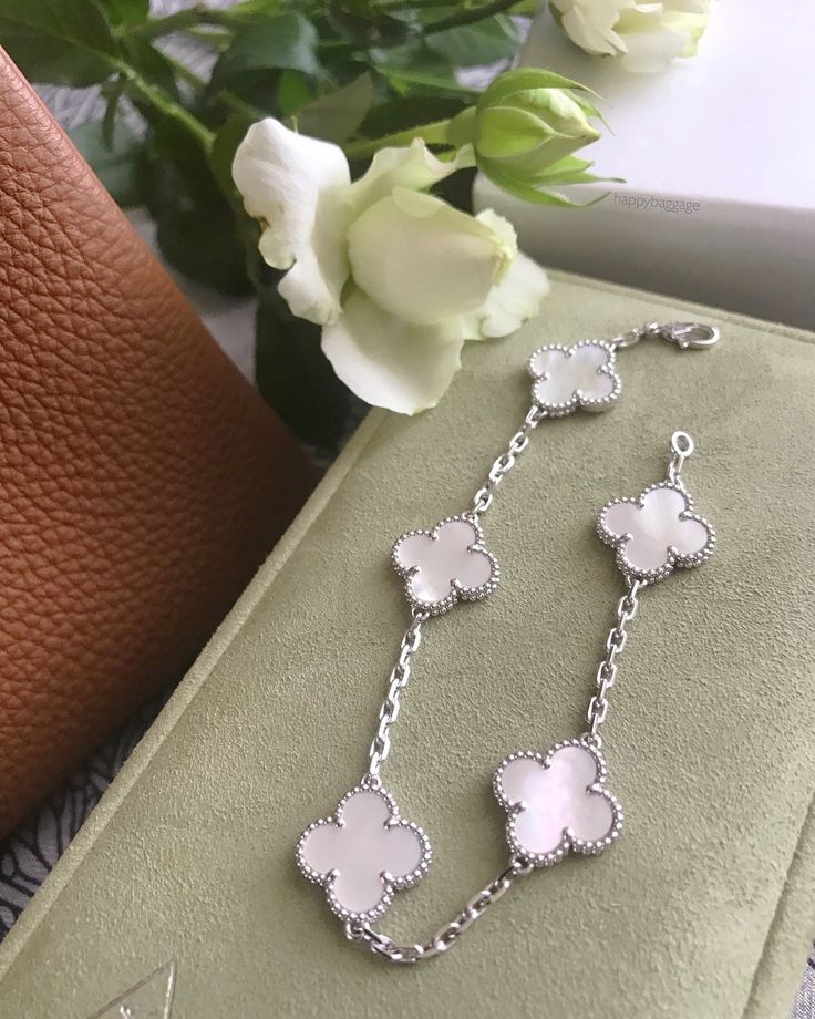 Clover Bracelet Pink Stone