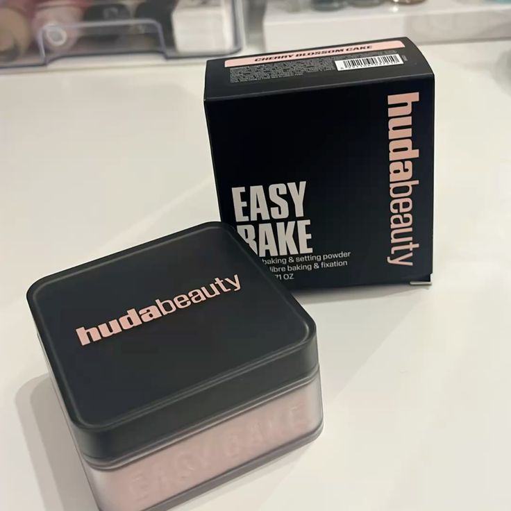 Huda Beauty - Easy Bake