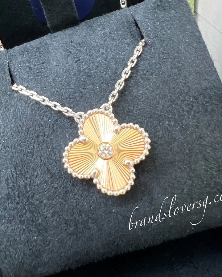 Clover Necklace Rose Gold