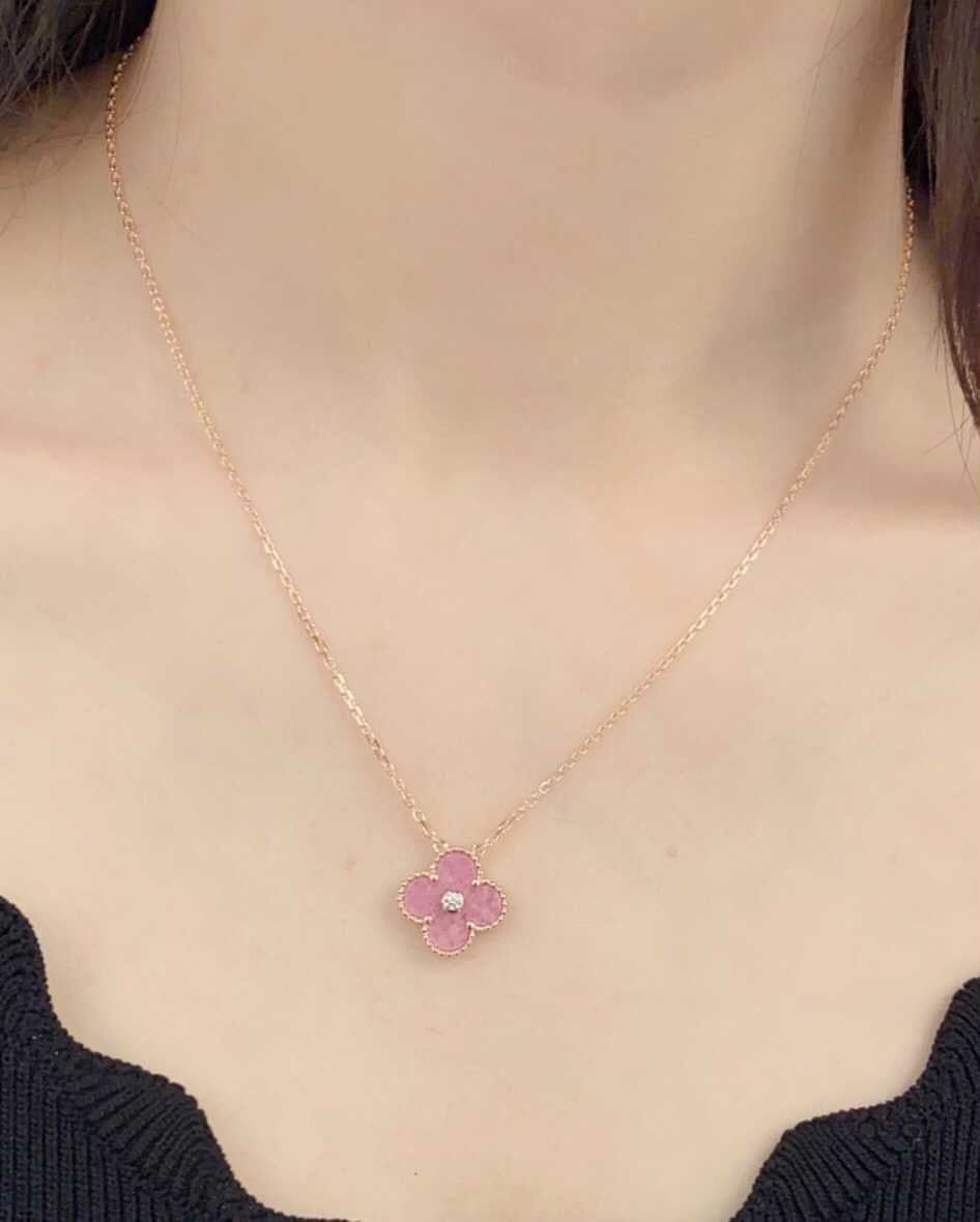 Clover Necklace Pink Gold
