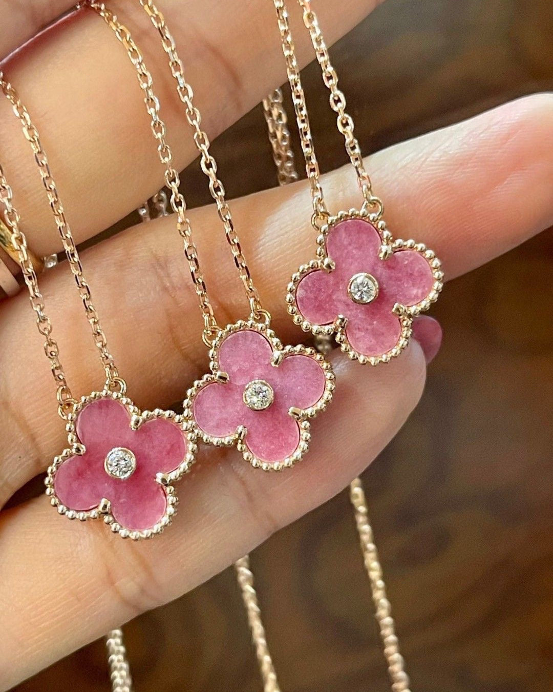 שרשרת תלתן זהב ורוד