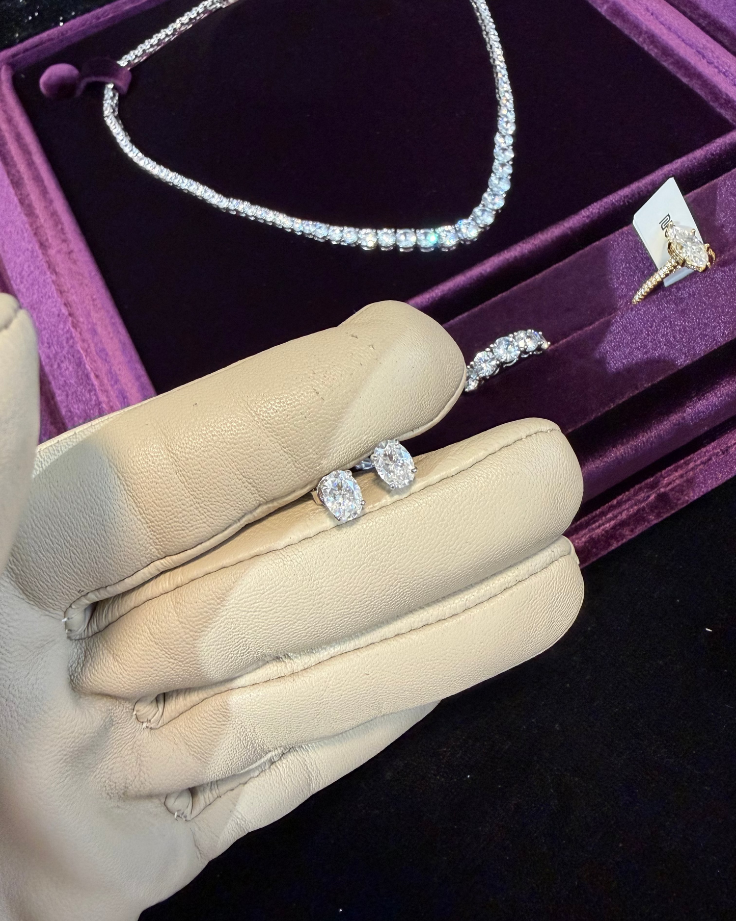 עגילי יהלום אובליים