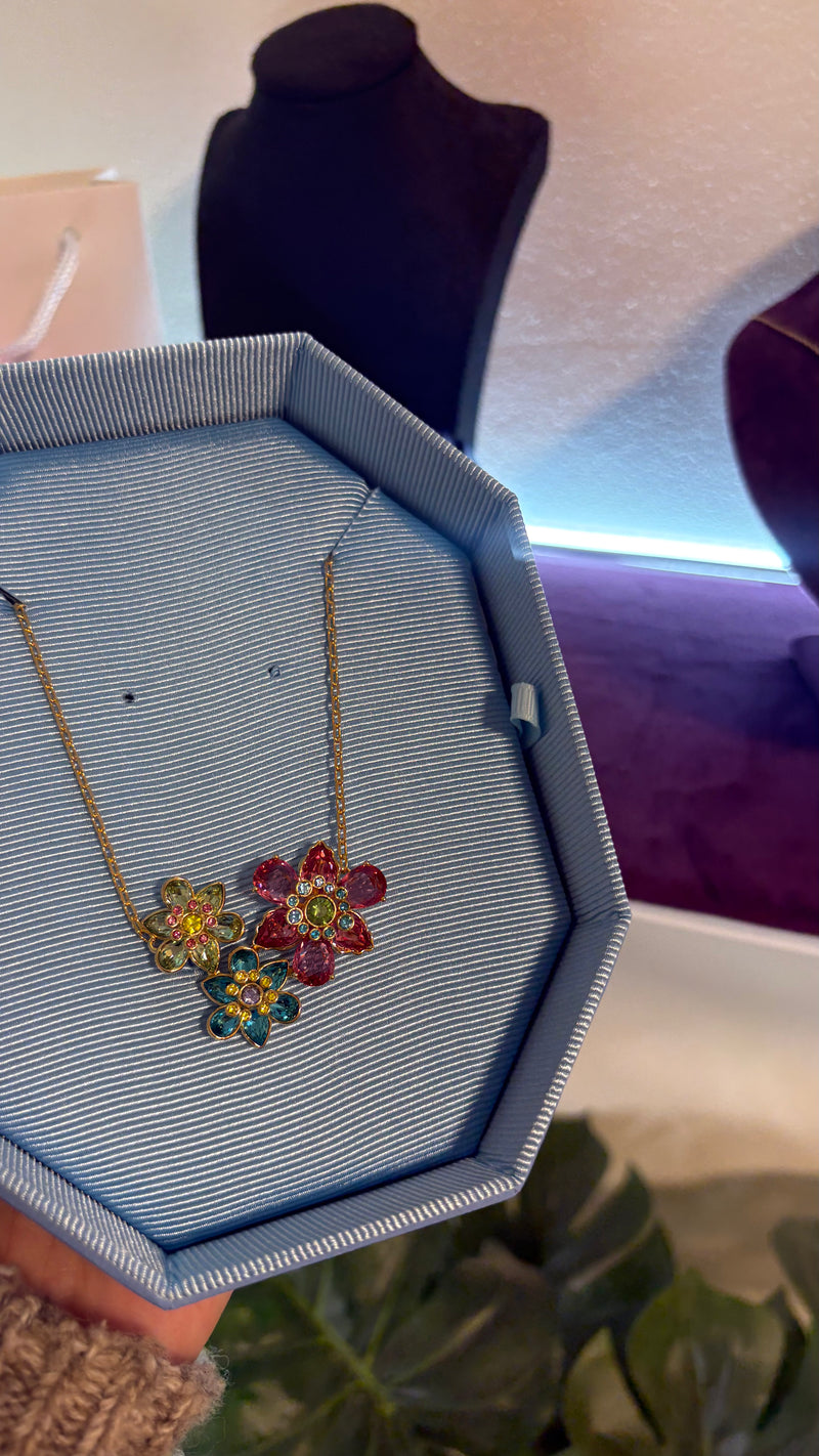 'Floria' Triple Flower Necklace
