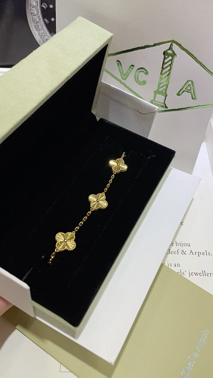 Clover Laser Gold Bracelet