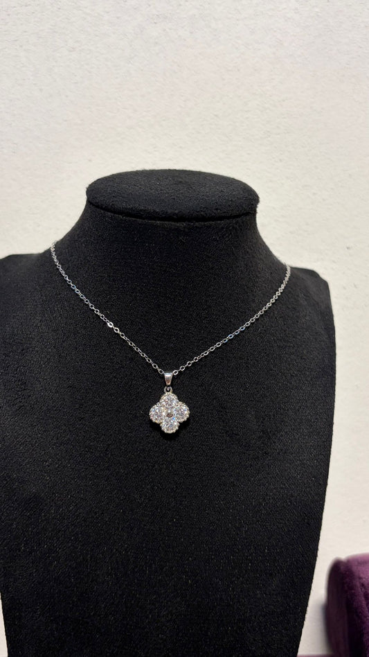 Alhambra Necklace