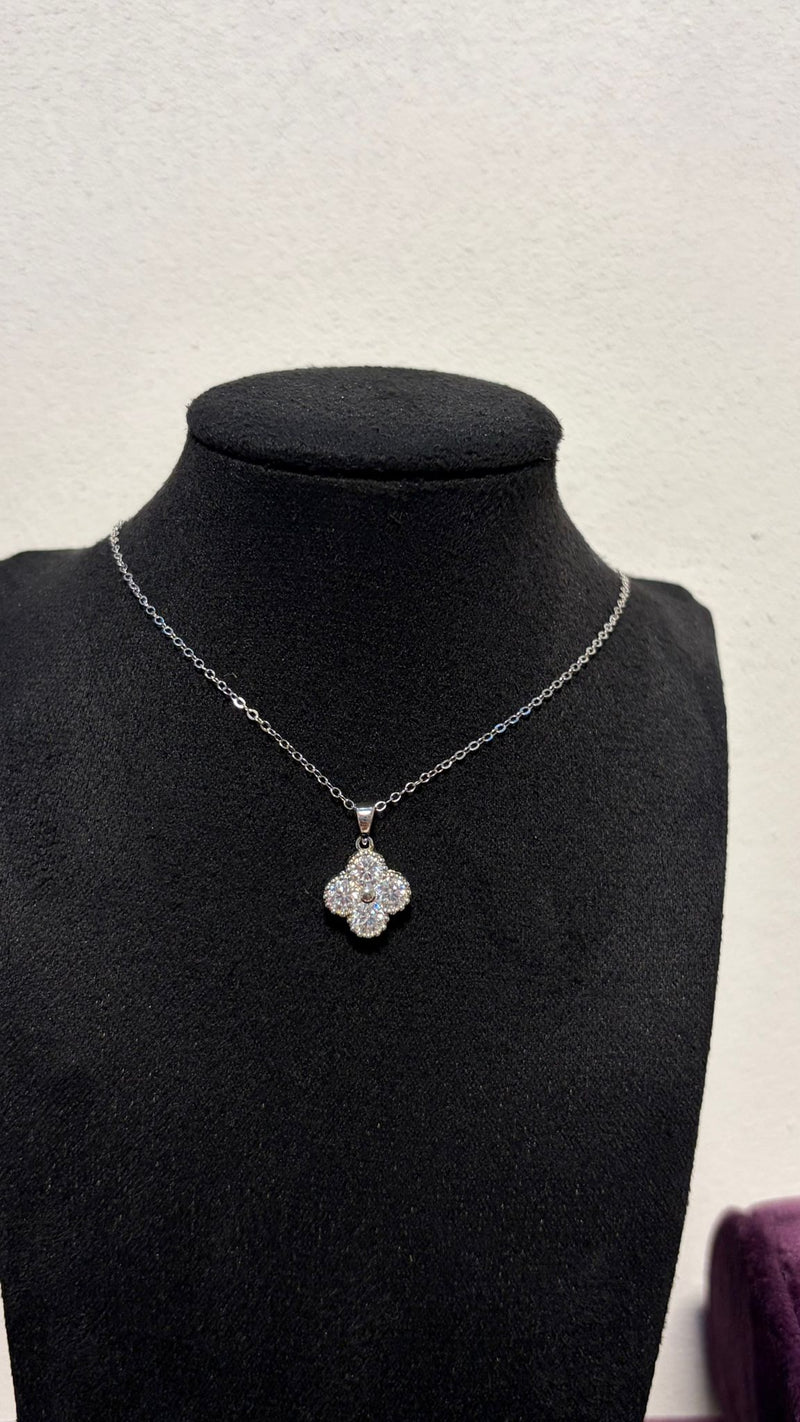 Alhambra Necklace