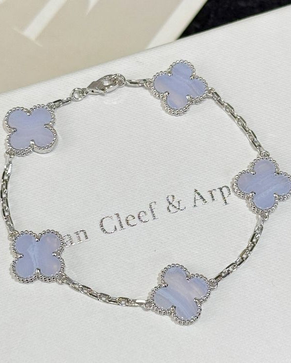 Clover Bracelet Chalcedony